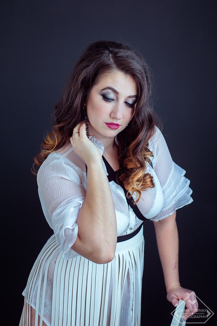 boudoir photography, boudoir, oanavedinas, timisoara, fotograf femeie, fotografie de boudoir, lenjerie, frumusete, senzualitate, fericire, fotograf plus-size, glamour, nud, bridal boudoir,